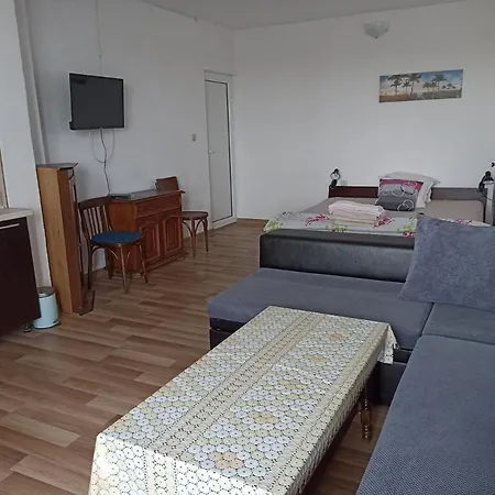 Stai Za Gosti Bazdarovi بايالا